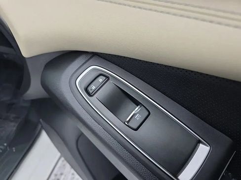 Used 2024 Subaru Ascent Limited image 12