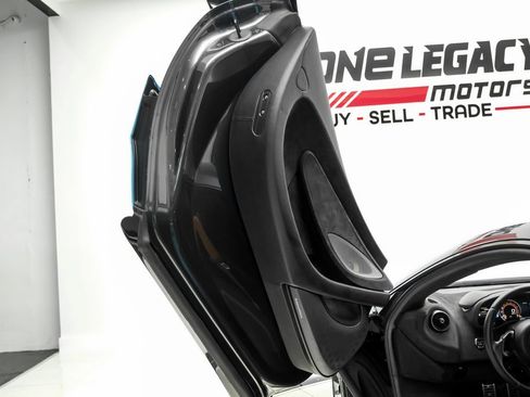 Used 2019 McLaren 600LT RWD image 34