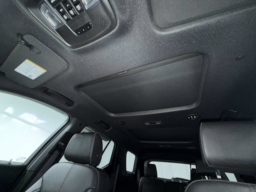 Used 2023 Chevrolet Traverse RS AWD/4WD image 24