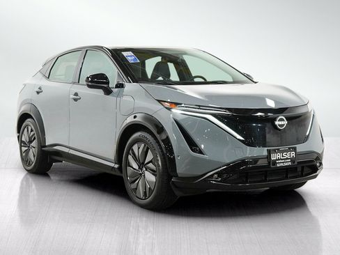 Used 2024 Nissan Ariya AWD image 7