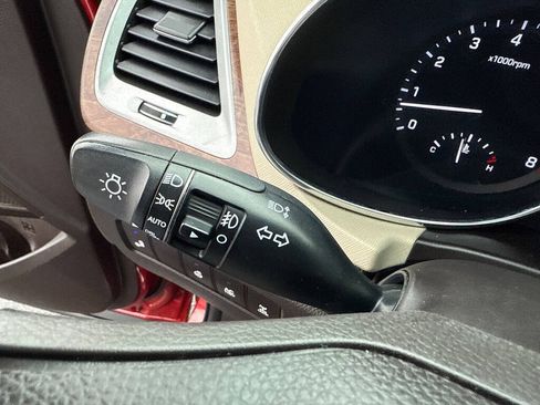 Used 2017 Hyundai Santa Fe Limited image 38