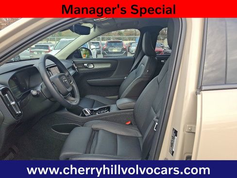 Certified 2025 Volvo XC40 B5 Ultra w/ Protection Package Premier image 13