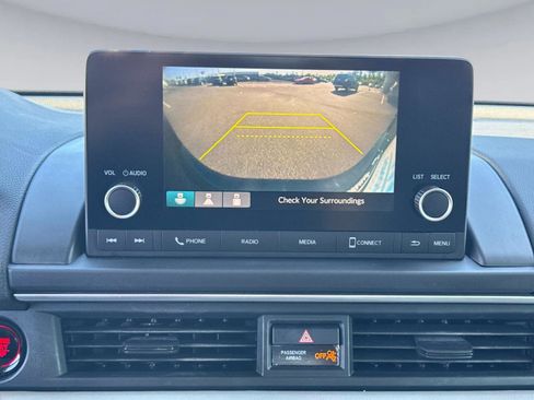 Certified 2023 Honda Pilot LX image 22