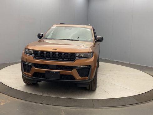 New 2026 Jeep Grand Cherokee L Limited AWD/4WD image 8