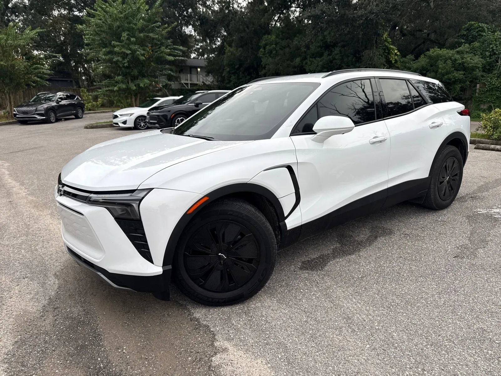 Used 2025 Chevrolet Blazer EV LT w/ Midnight/Sport Edition FWD image 3