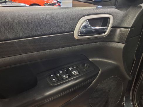 Certified 2015 Jeep Grand Cherokee Altitude image 13