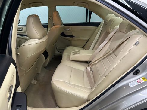 Used 2017 Toyota Camry XLE image 20