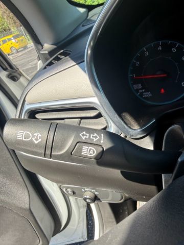 Used 2021 Chevrolet Equinox LS FWD image 20