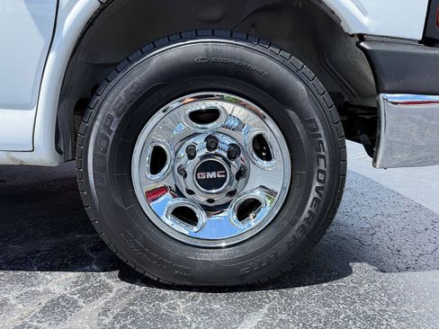 Used 2014 GMC Savana 3500 LT w/ LT Preferred Equipment Group RWD image 9
