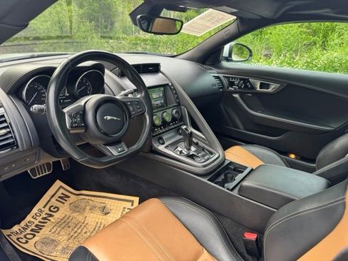 Used 2017 Jaguar F-TYPE R AWD/4WD image 10