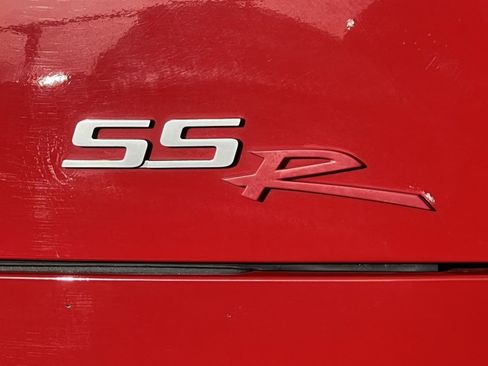 Used 2004 Chevrolet SSR w/ Preferred Equipment Group image 2