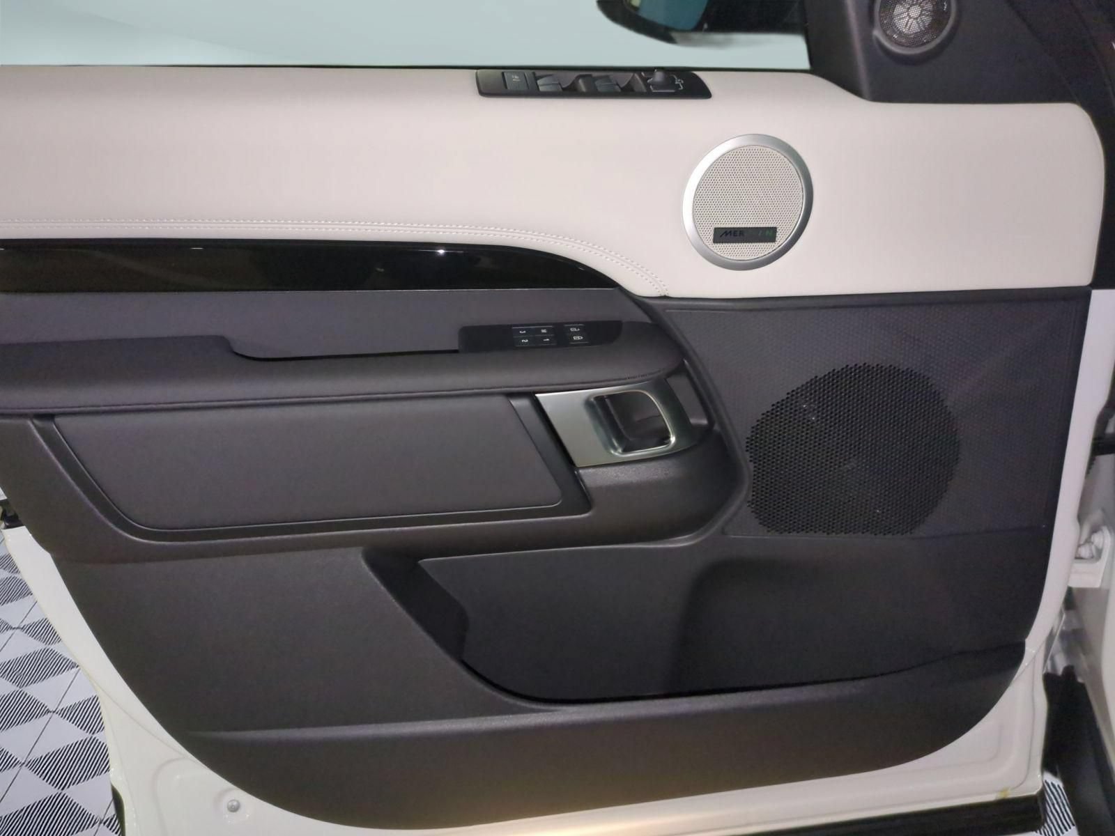 New 2026 Land Rover Discovery S AWD/4WD image 11