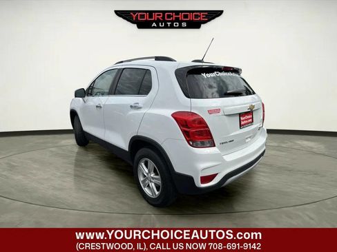 Used 2017 Chevrolet Trax LT w/ LT Convenience Package AWD/4WD image 3