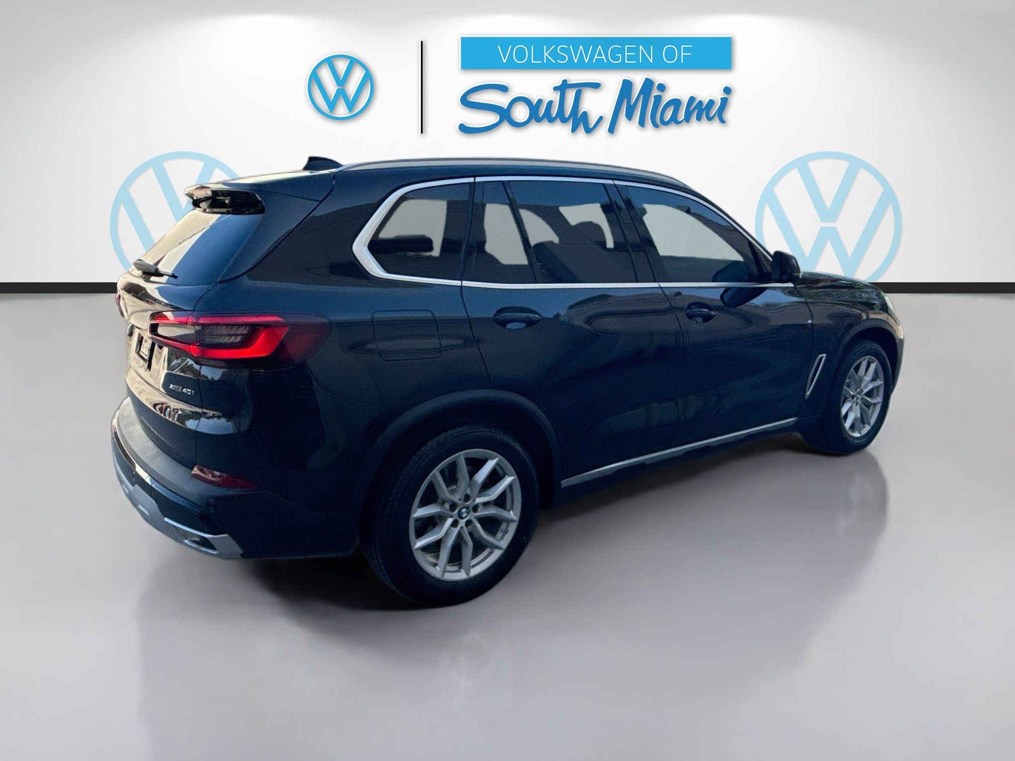 Used 2023 BMW X5 xDrive40i w/ Parking Assistance Package AWD/4WD image 7