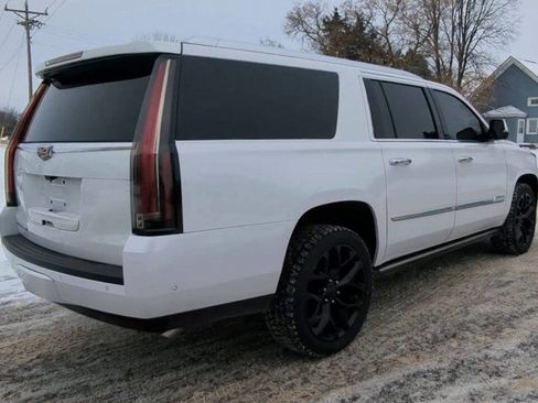 Used 2019 Cadillac Escalade ESV Platinum image 5