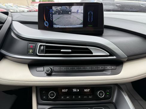Used 2016 BMW i8 image 18