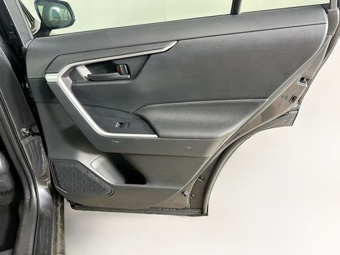 Used 2025 Toyota RAV4 LE AWD/4WD image 28