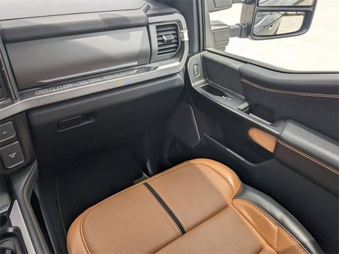 Used 2024 Ford F350 Platinum w/ Tremor Off-Road Package image 15