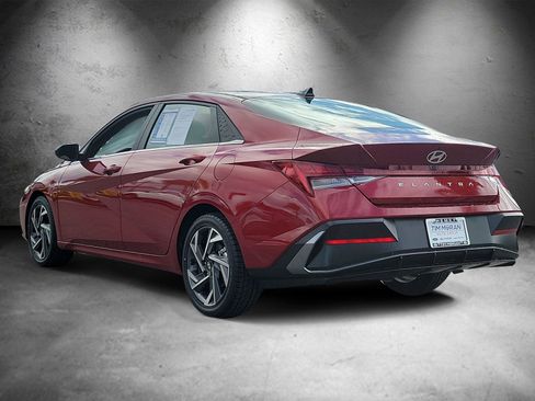 Certified 2024 Hyundai Elantra SEL w/ Convenience Package image 4