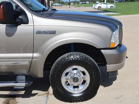 Used 2004 Ford Excursion Limited AWD/4WD image 14