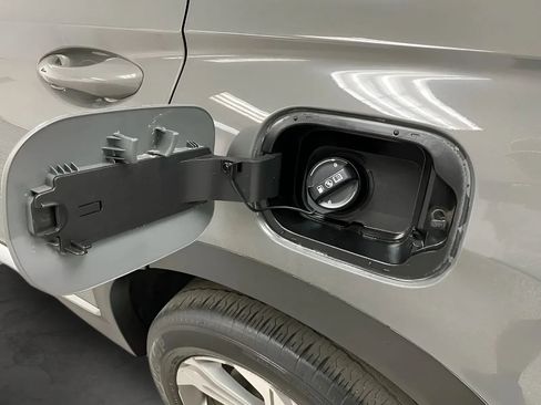Used 2021 Hyundai Santa Fe SEL AWD/4WD image 29