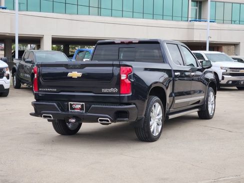 Used 2024 Chevrolet Silverado 1500 High Country w/ High Country Premium Package AWD/4WD image 14