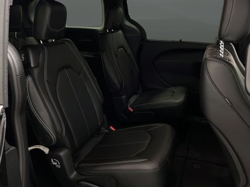 New 2026 Chrysler Voyager LX FWD image 24