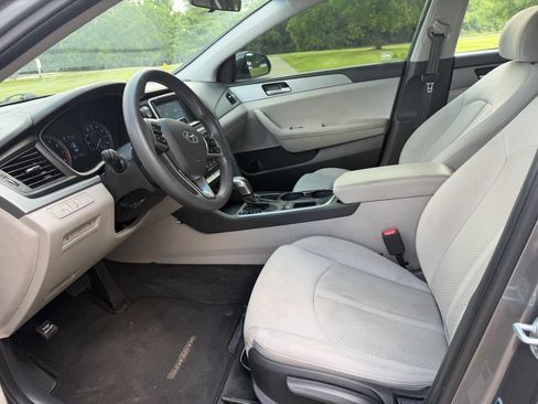 Used 2019 Hyundai Sonata SE FWD image 11