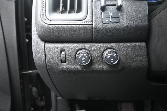 Used 2020 GMC Canyon SLE w/ Elevation Edition AWD/4WD image 18