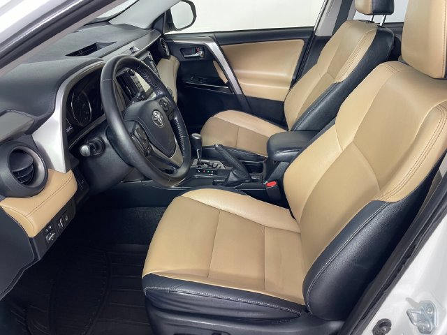 Used 2018 Toyota RAV4 Limited AWD/4WD image 2