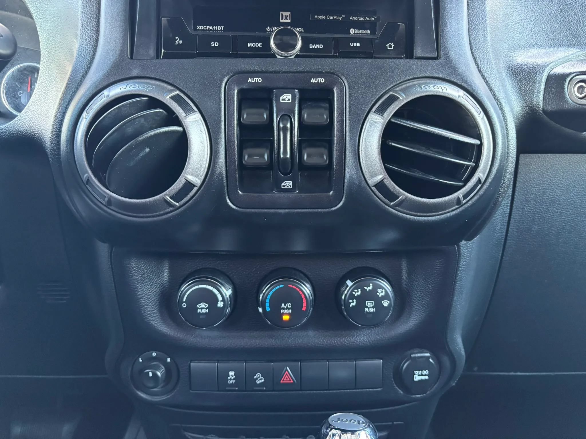 Used 2018 Jeep Wrangler Unlimited Sport S AWD/4WD image 28