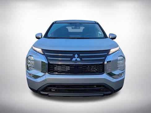New 2026 Mitsubishi Outlander ES image 9