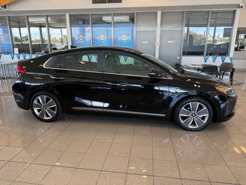 Used 2017 Hyundai Ioniq Limited FWD image 2