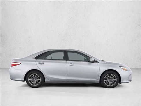 Certified 2017 Toyota Camry SE FWD image 8