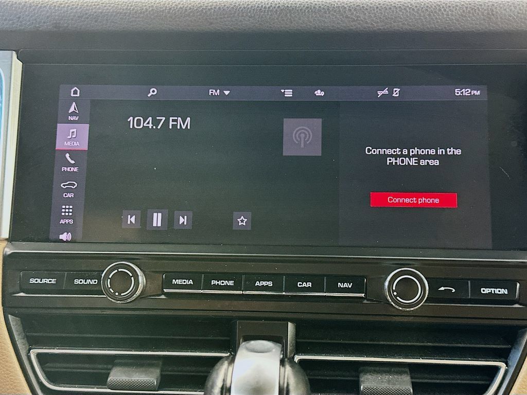 Used 2020 Porsche Macan AWD/4WD image 17