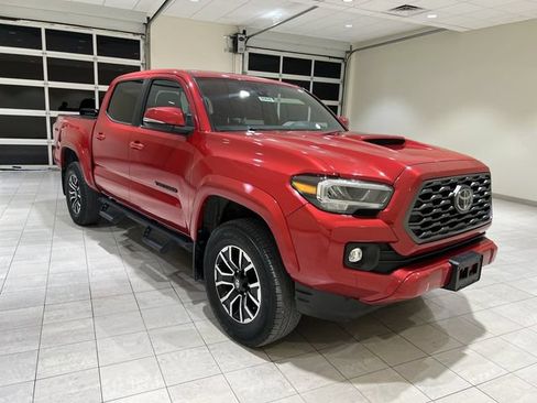 Used 2022 Toyota Tacoma TRD Sport w/ Technology Package RWD image 7