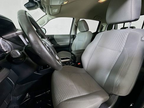 Used 2021 Toyota Tacoma SR5 AWD/4WD image 15
