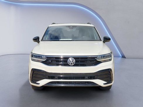 Used 2022 Volkswagen Tiguan SE R-Line FWD image 2