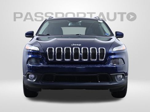 Used 2016 Jeep Cherokee Latitude w/ Cold Weather Group AWD/4WD image 2