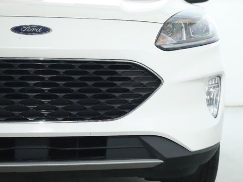 Used 2022 Ford Escape SEL image 8