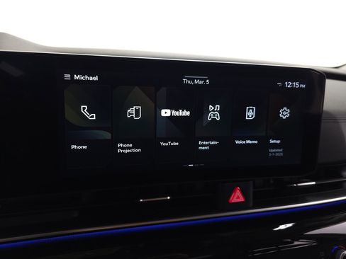 Used 2025 Kia Carnival SX Prestige image 27