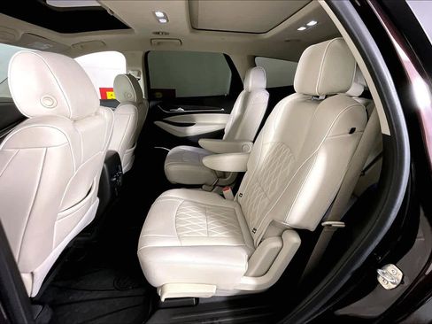Certified 2022 Buick Enclave Avenir w/ Avenir Technology Package image 18