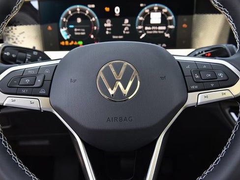 New 2026 Volkswagen Tiguan SE AWD/4WD image 18