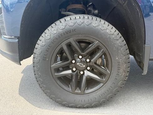 Used 2019 Chevrolet Silverado 1500 Custom Trail Boss w/ Custom Convenience Package AWD/4WD image 10