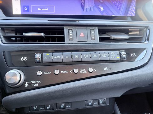 Used 2025 Lexus ES 300h F Sport image 44