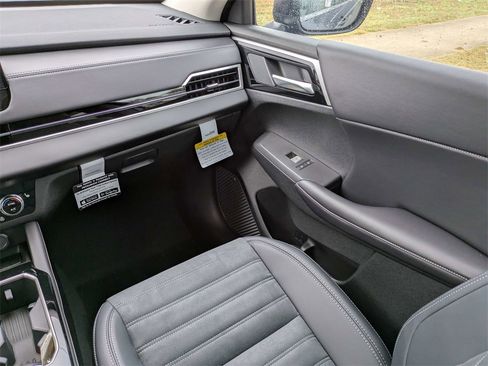 New 2026 Mitsubishi Outlander SE image 18