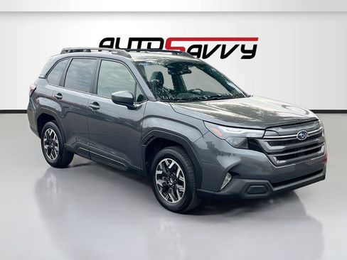 Used 2025 Subaru Forester Premium AWD/4WD image 1