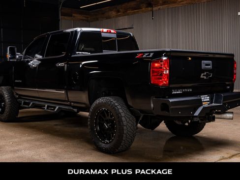 Used 2019 Chevrolet Silverado 2500 LTZ w/ Duramax Plus Package image 6