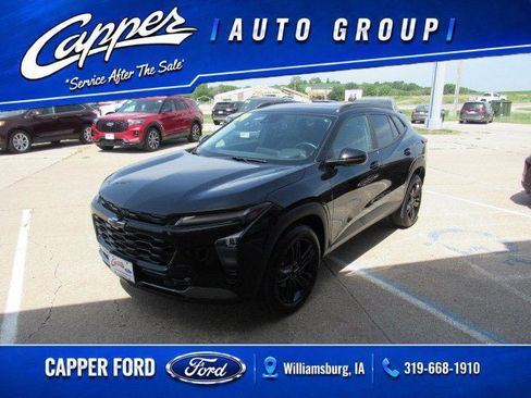 Used 2024 Chevrolet Trax ACTIV w/ Sunroof Package FWD image 1