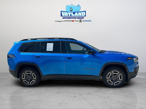 Used 2026 Jeep Cherokee Laredo AWD/4WD image 6